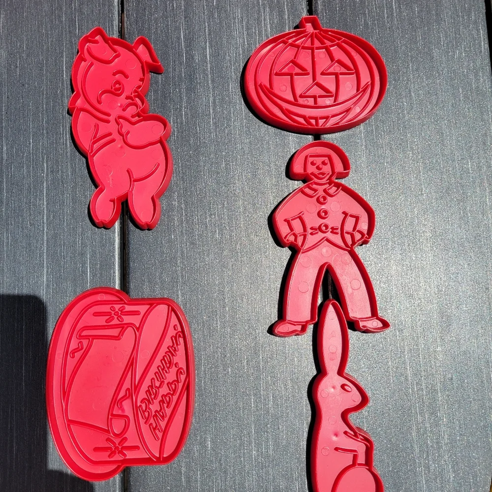 Cookie Cutters ~ Vintage? ~ Holiday ~ Birthday ~ Christmas ~ Halloween